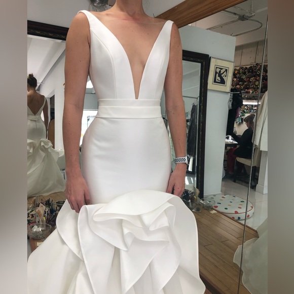 NWOT Valentini Spose Timeless E0701 Wedding Dress - Picture 3 of 6